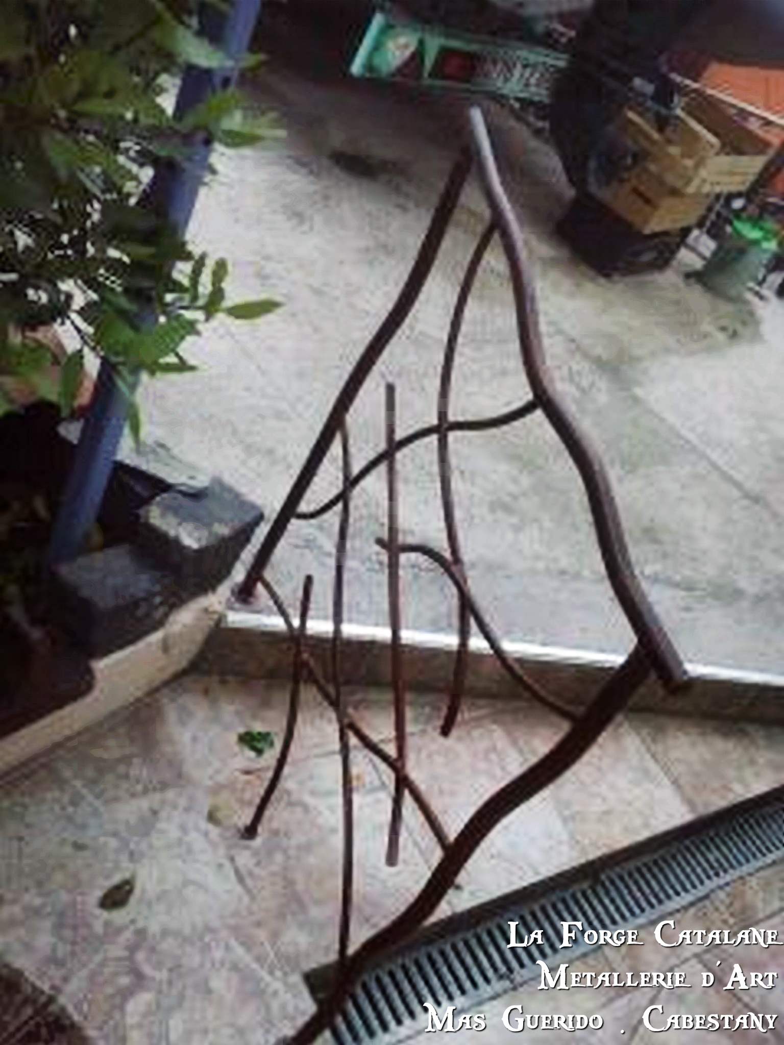 Rampant lisses entremelees effet tordu  forge catalane 3.jpg